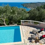 Willa Triena By Paxosretreats Gaios