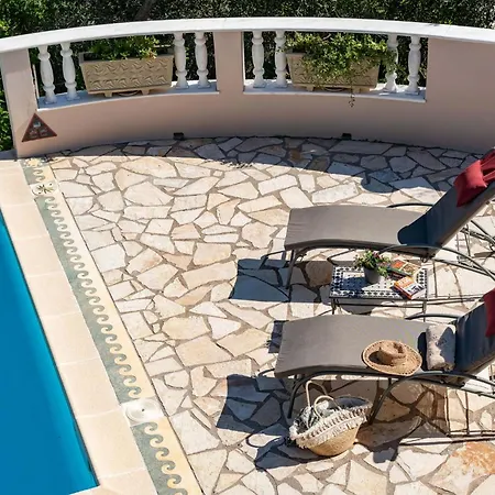 Triena By Paxosretreats Gaios